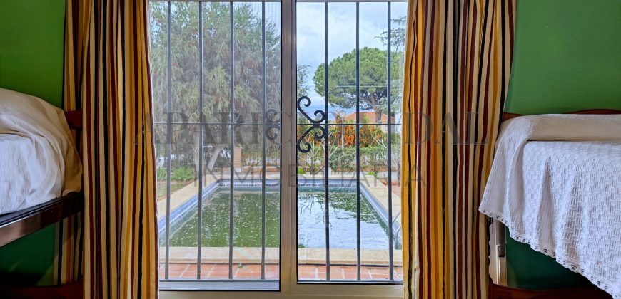 Gran chalet independiente en Alhaurín de la Torre con piscina y amplios jardines