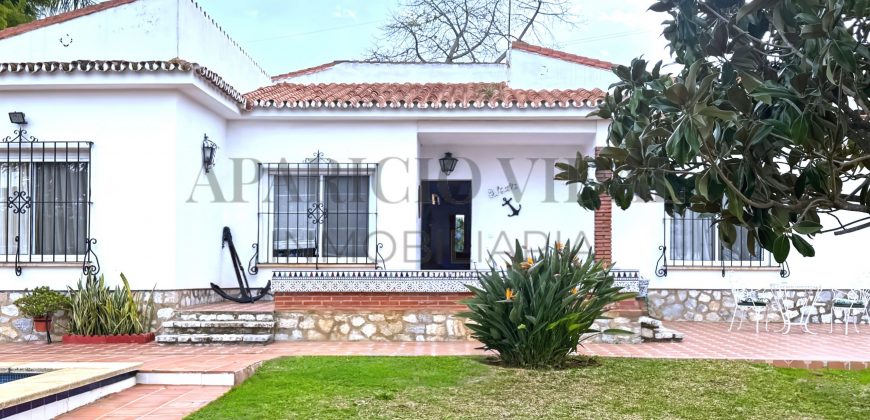 Gran chalet independiente en Alhaurín de la Torre con piscina y amplios jardines