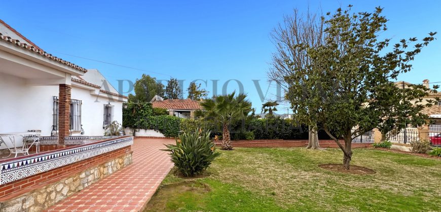 Gran chalet independiente en Alhaurín de la Torre con piscina y amplios jardines
