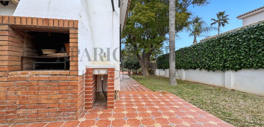 Gran chalet independiente en Alhaurín de la Torre con piscina y amplios jardines