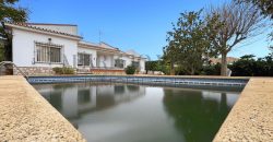 Gran chalet independiente en Alhaurín de la Torre con piscina y amplios jardines