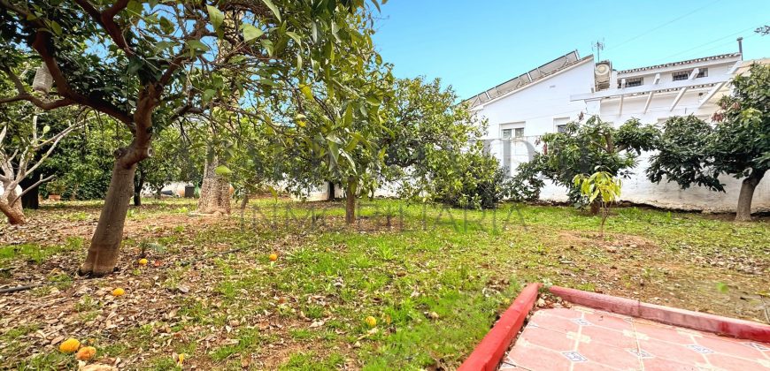 Gran chalet independiente en Alhaurín de la Torre con piscina y amplios jardines