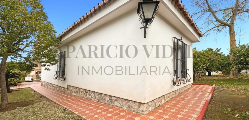 Gran chalet independiente en Alhaurín de la Torre con piscina y amplios jardines