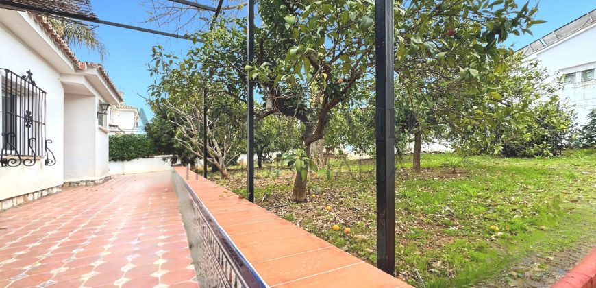 Gran chalet independiente en Alhaurín de la Torre con piscina y amplios jardines