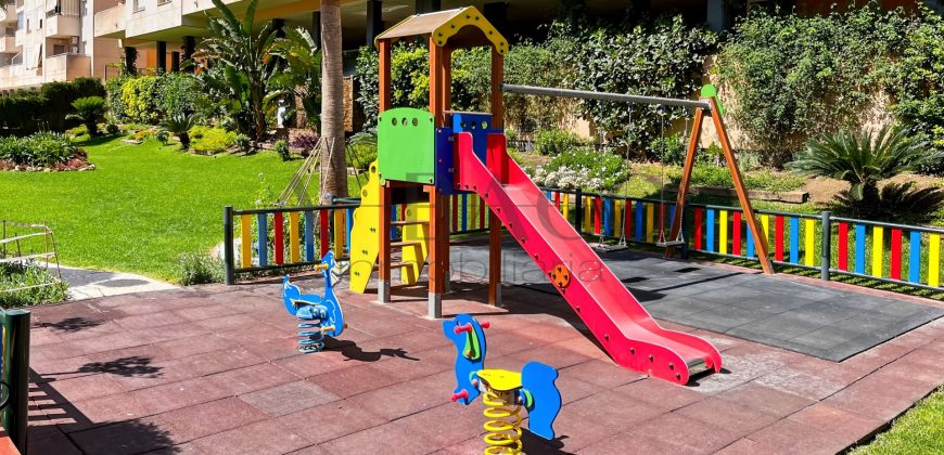 Piso reformado ideal para familias con garaje, trastero y amplias zonas comunes – Ciudad Jardín, Málaga