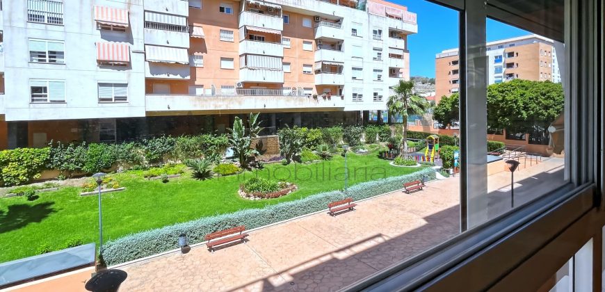 Piso reformado ideal para familias con garaje, trastero y amplias zonas comunes – Ciudad Jardín, Málaga
