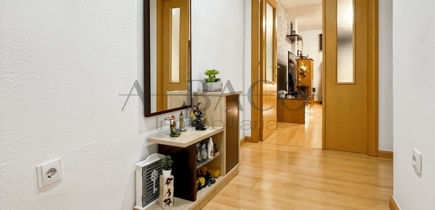 Piso reformado ideal para familias con garaje, trastero y amplias zonas comunes – Ciudad Jardín, Málaga