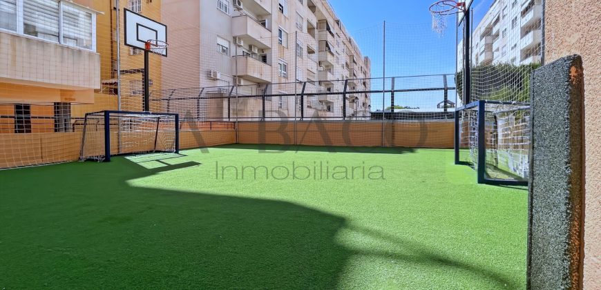 Piso reformado ideal para familias con garaje, trastero y amplias zonas comunes – Ciudad Jardín, Málaga