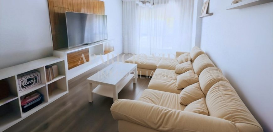 PISO TOTALMENTE REFORMADO EN TEATINOS – UBICACIÓN INMEJORABLE Y LISTO PARA ENTRAR A VIVIR