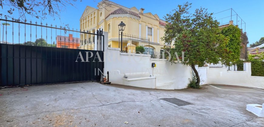 🌿 Elegancia y amplitud en la prestigiosa Calle República Argentina – El Limonar, Málaga