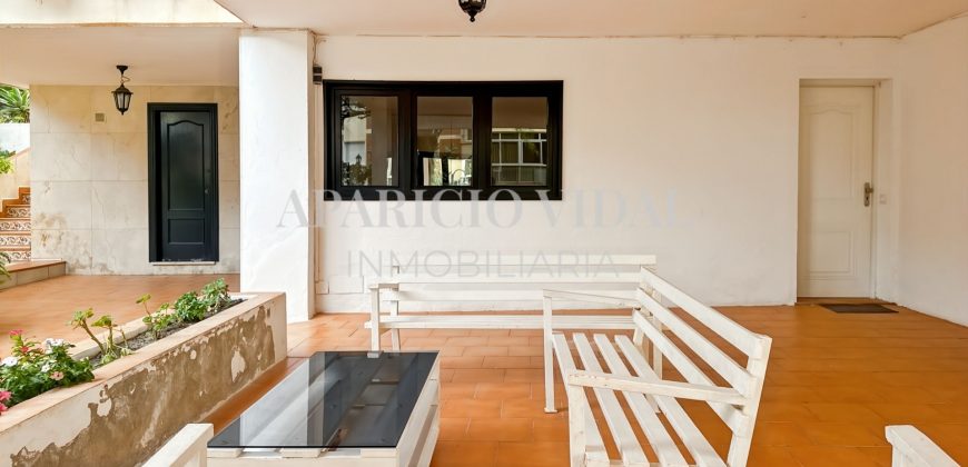 🌿 Elegancia y amplitud en la prestigiosa Calle República Argentina – El Limonar, Málaga
