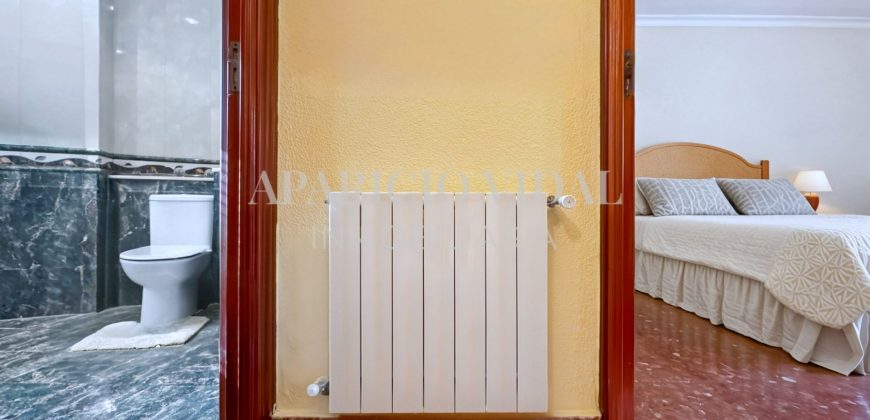 🌿 Elegancia y amplitud en la prestigiosa Calle República Argentina – El Limonar, Málaga