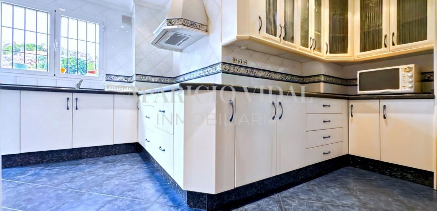 🌿 Elegancia y amplitud en la prestigiosa Calle República Argentina – El Limonar, Málaga