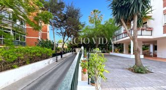 🌿 Elegancia y amplitud en la prestigiosa Calle República Argentina – El Limonar, Málaga