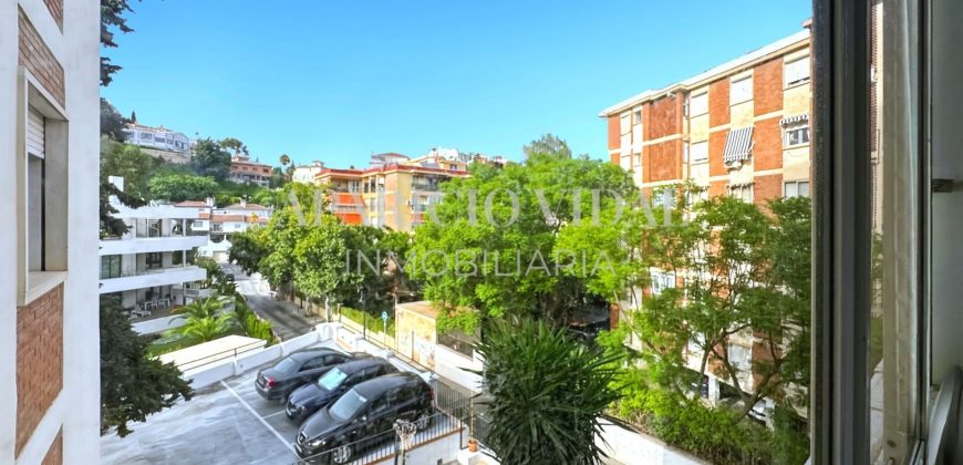 🌿 Elegancia y amplitud en la prestigiosa Calle República Argentina – El Limonar, Málaga