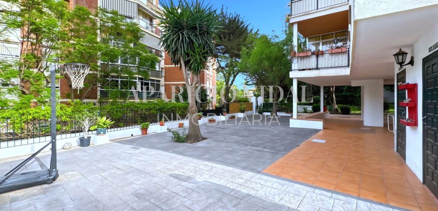 🌿 Elegancia y amplitud en la prestigiosa Calle República Argentina – El Limonar, Málaga