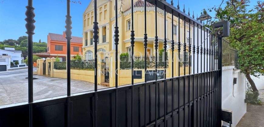 🌿 Elegancia y amplitud en la prestigiosa Calle República Argentina – El Limonar, Málaga