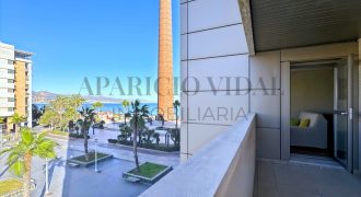 Excepcional vivienda con vistas laterales al mar en Calle Pacífico – Málaga