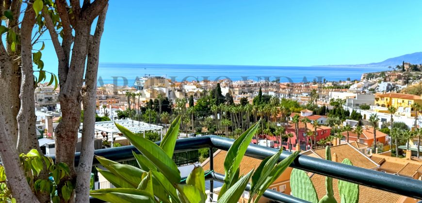 Ático dúplex con solárium y vistas al mar en Cala del Moral