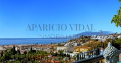 Ático dúplex con solárium y vistas al mar en Cala del Moral