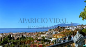 Ático dúplex con solárium y vistas al mar en Cala del Moral
