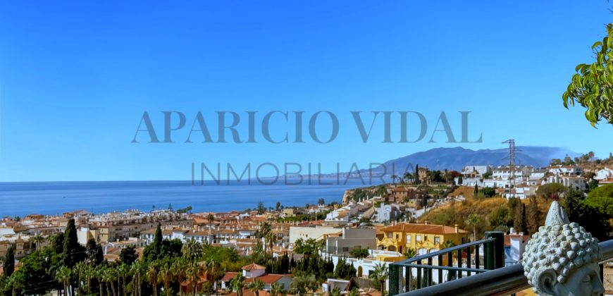 Ático dúplex con solárium y vistas al mar en Cala del Moral