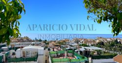 Ático dúplex con solárium y vistas al mar en Cala del Moral