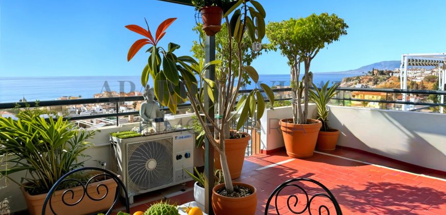 Ático dúplex con solárium y vistas al mar en Cala del Moral