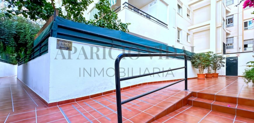 Ático dúplex con solárium y vistas al mar en Cala del Moral