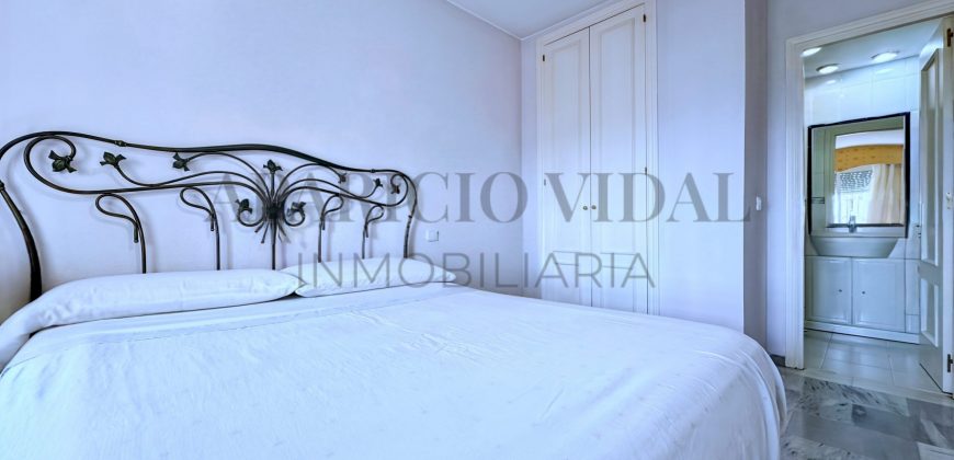 Ático dúplex con solárium y vistas al mar en Cala del Moral
