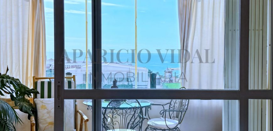 Ático dúplex con solárium y vistas al mar en Cala del Moral