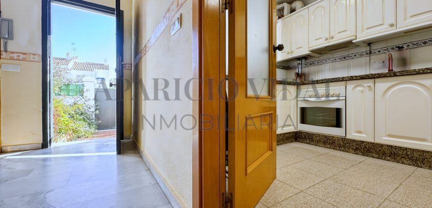 Vivienda Pareada en primera línea de mar con orientación sur y vistas frontales