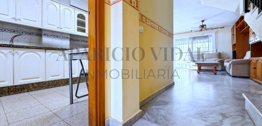 Vivienda Pareada en primera línea de mar con orientación sur y vistas frontales