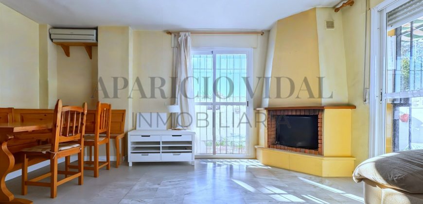 Vivienda Pareada en primera línea de mar con orientación sur y vistas frontales