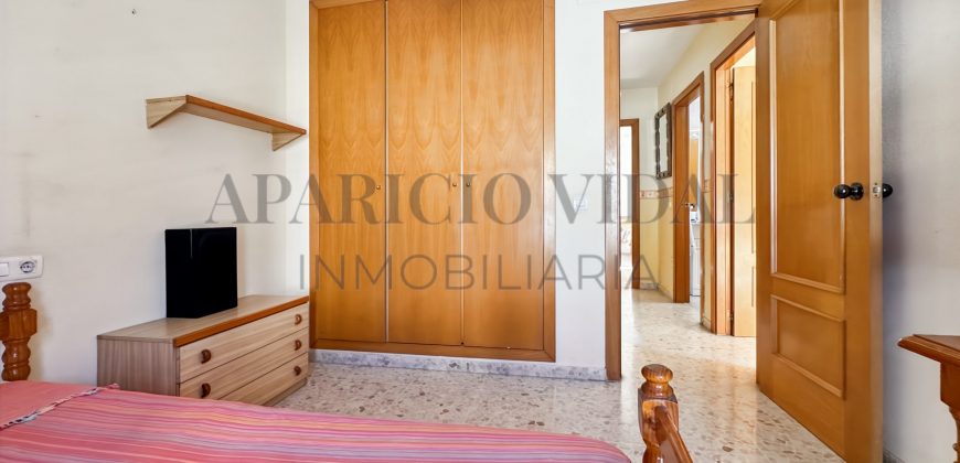 Vivienda Pareada en primera línea de mar con orientación sur y vistas frontales