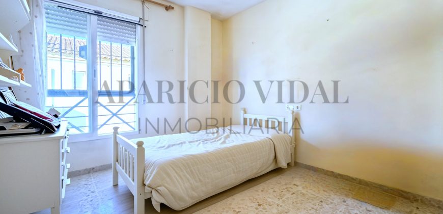 Vivienda Pareada en primera línea de mar con orientación sur y vistas frontales