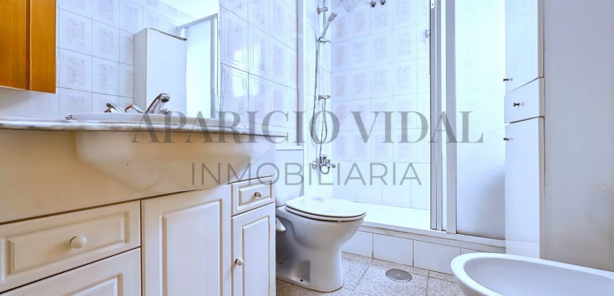 Vivienda Pareada en primera línea de mar con orientación sur y vistas frontales