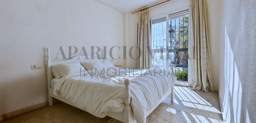 Vivienda Pareada en primera línea de mar con orientación sur y vistas frontales