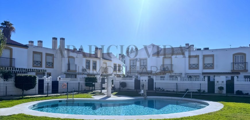 Vivienda Pareada en primera línea de mar con orientación sur y vistas frontales