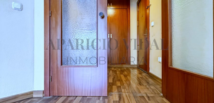 Amplia vivienda de 4 dormitorios con garaje y trastero en Pasaje Herrera Oria – gran potencial de reforma