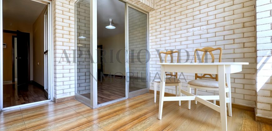 Amplia vivienda de 4 dormitorios con garaje y trastero en Pasaje Herrera Oria – gran potencial de reforma