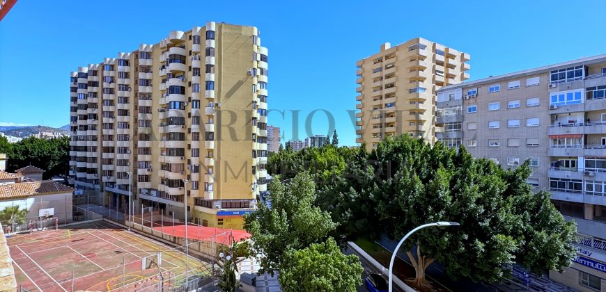 Amplia vivienda de 4 dormitorios con garaje y trastero en Pasaje Herrera Oria – gran potencial de reforma