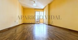 Amplia vivienda de 4 dormitorios con garaje y trastero en Pasaje Herrera Oria – gran potencial de reforma