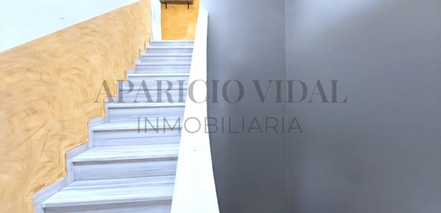 Amplia casa adosada con gran terraza, garaje para dos coches y múltiples posibilidades en Chilches Costa