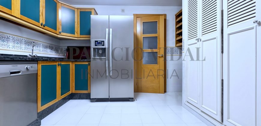 Espectacular piso en El Limonar: espacio, confort y parking doble