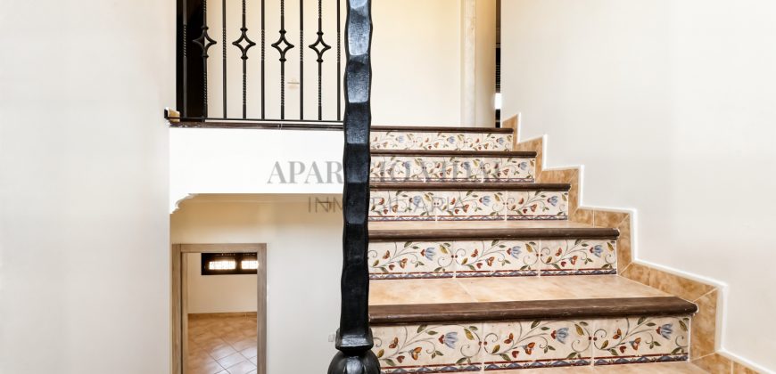 Una casa independiente para vivir con espacio, privacidad y la libertad de disfrutar del exterior.