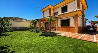 Una casa independiente para vivir con espacio, privacidad y la libertad de disfrutar del exterior.