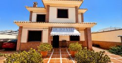 Una casa independiente para vivir con espacio, privacidad y la libertad de disfrutar del exterior.