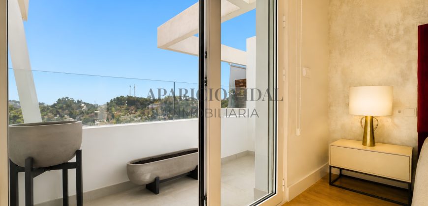 Serena Homes | Ático dúplex llave en mano con terraza de 27 m² y solárium privado de 72 m² en El Limonar
