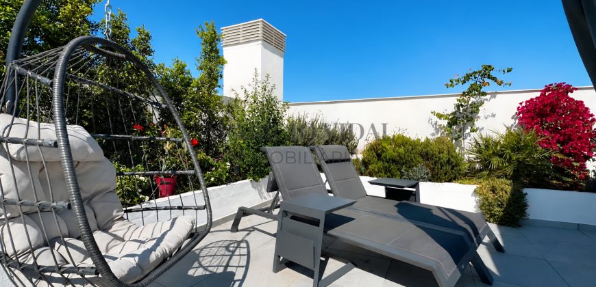 Serena Homes | Ático dúplex llave en mano con terraza de 27 m² y solárium privado de 72 m² en El Limonar